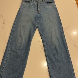 Levi's Women's Ribcage Straight Ankle Jeans - size 28